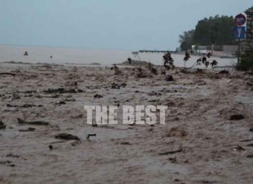 Σε κλοιό κακοκαιρίας η χώρα με σφοδρούς ανέμους, πλημμύρες, υπερχείλιση ποταμών - Πού θα χτυπήσει την Κυριακή 