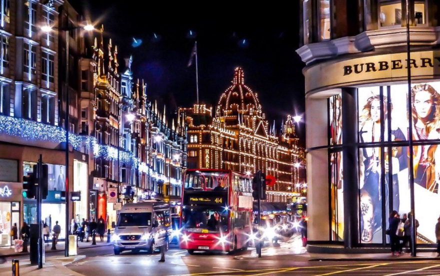 Βρετανία: Το 30% των νέων κρουσμάτων στο Λονδίνο είναι της μετάλλαξης «Omicron» - Φόβοι για νέους περιορισμούς