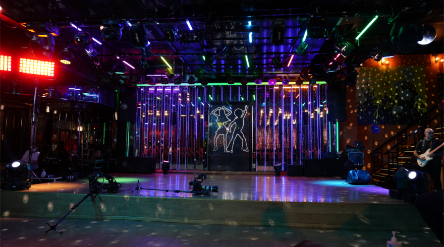 GNTM 4: Η τελική 4άδα οδηγείται σε μια εμβληματική ντίσκο για τον συναρπαστικό ημιτελικό