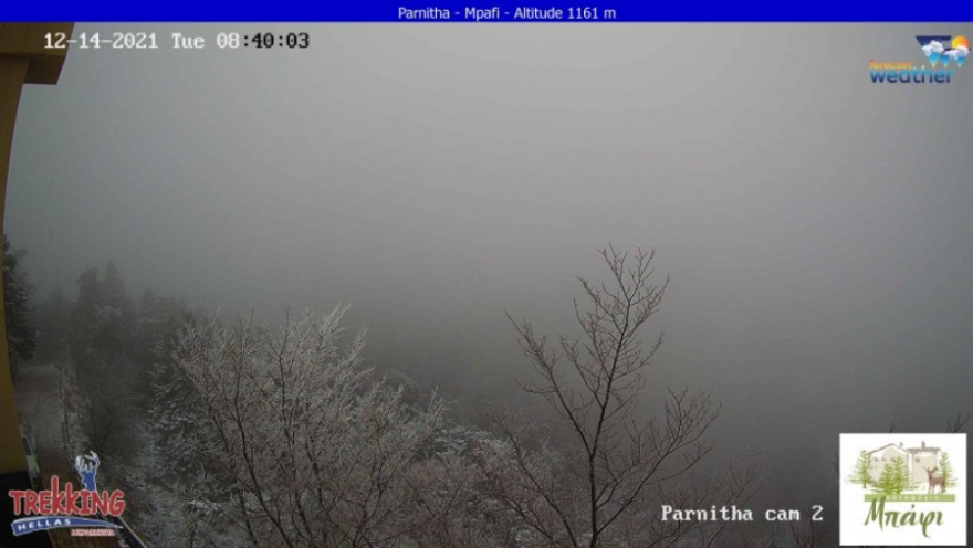 Καιρός: Χιονίζει σε Βίλια και Ιπποκράτειο πολιτεία, δείτε live εικόνα από τα πρώτα χιόνια στην Πάρνηθα