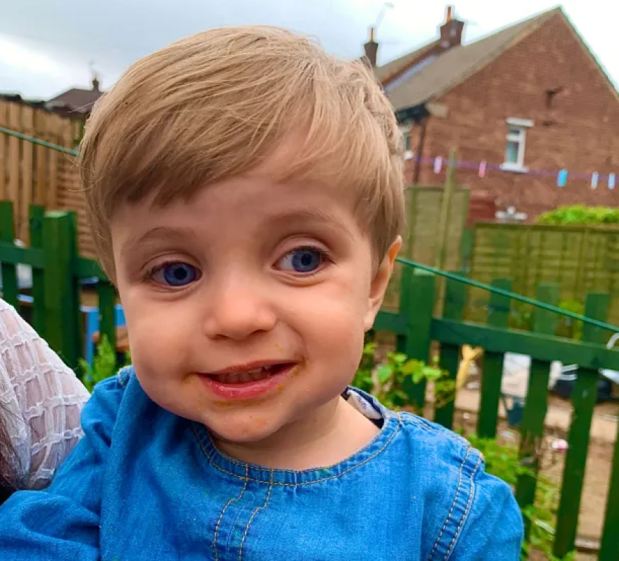 Νέα υπόθεση παιδικής κακοποίησης συγκλονίζει τη Βρετανία, μητριά-τέρας ξυλοκόπησε μέχρι θανάτου το μωρό της συντρόφου της