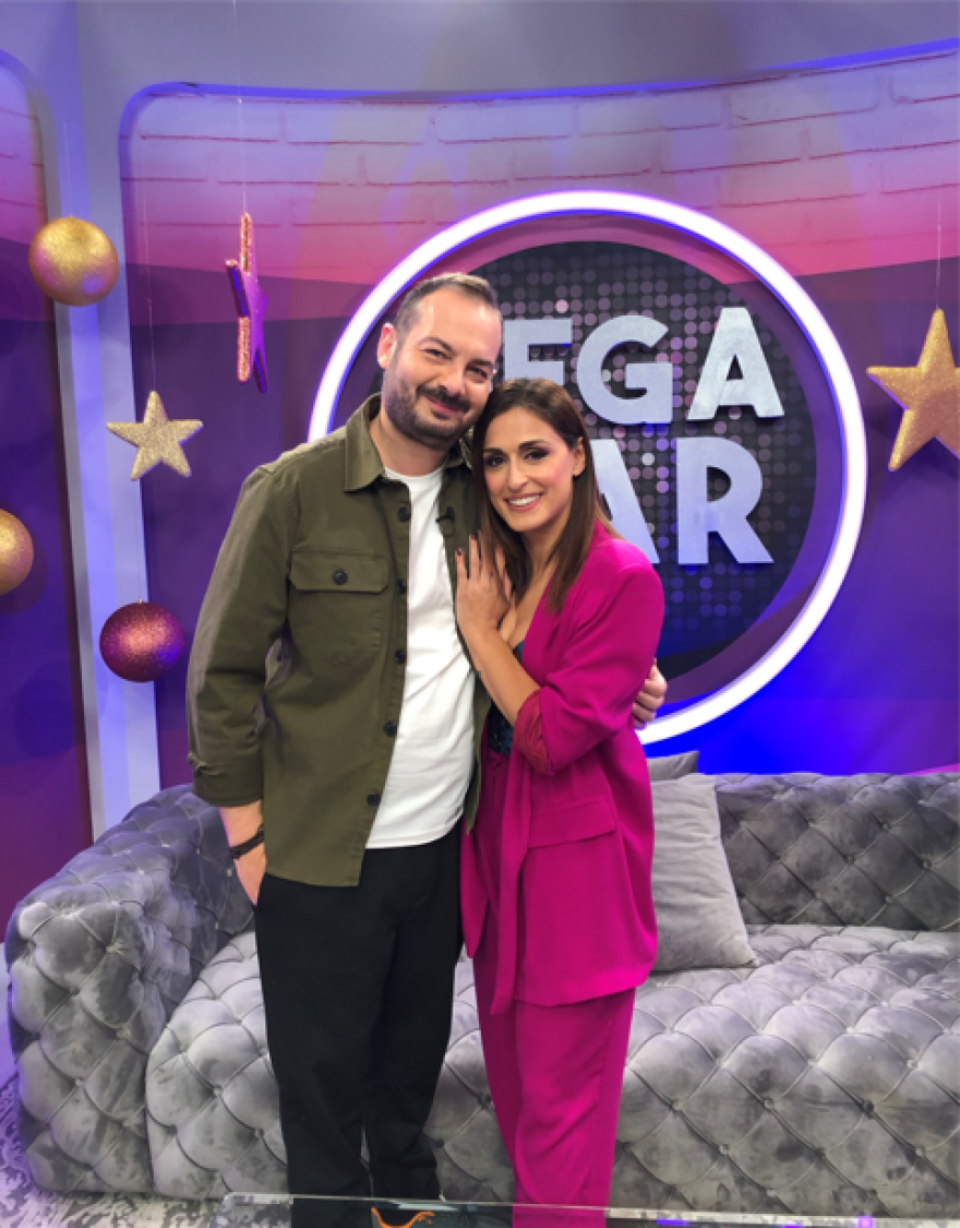 Το «MEGA Star» υποδέχεται με γιορτινή διάθεση τη Χριστίνα Σάλτη και την Αγγελική Μανουσάκη