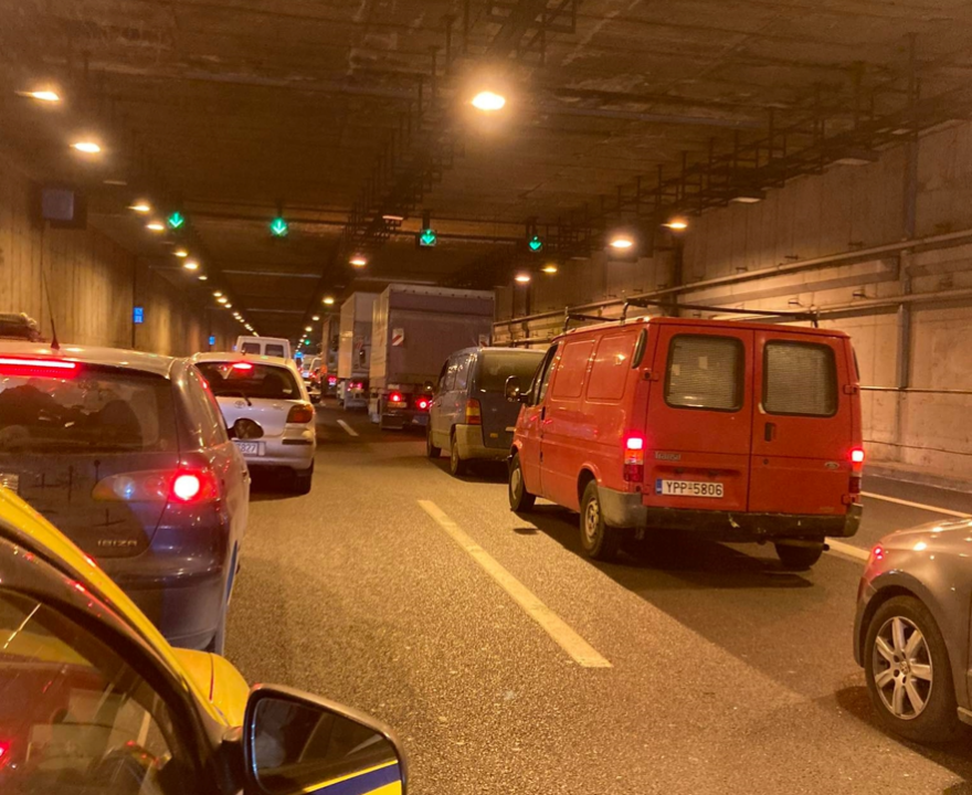 Παραμένει το μποτιλιάρισμα στην κάθοδο του Κηφισού - Δείτε live την κίνηση στους δρόμους 