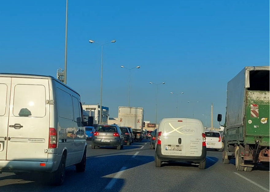 Παραμένει το μποτιλιάρισμα στην κάθοδο του Κηφισού - Δείτε live την κίνηση στους δρόμους 