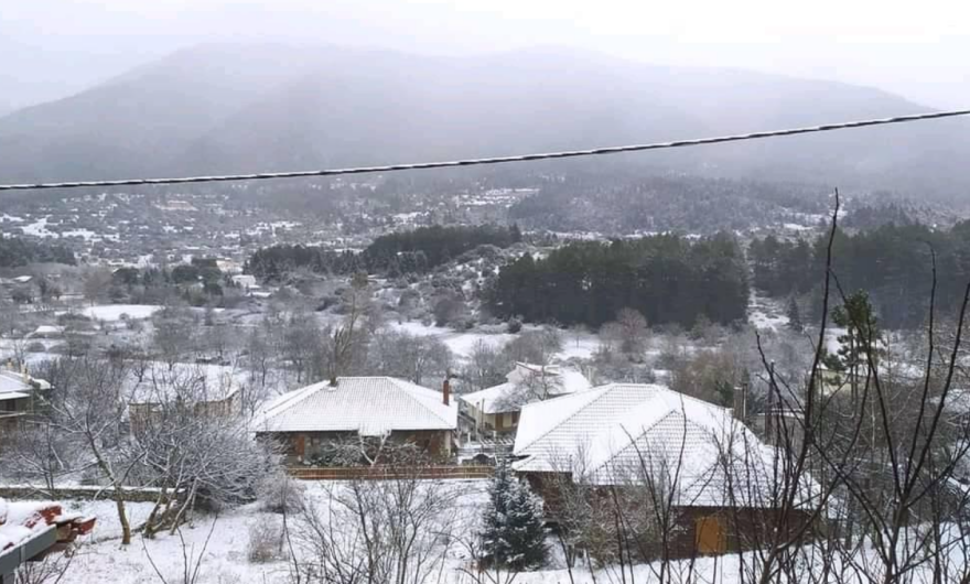 Καιρός: Συνεχίζεται την Κυριακή η επέλαση της «Κάρμελ» - Πού θα σημειωθούν βροχές, χιόνια και παγετός