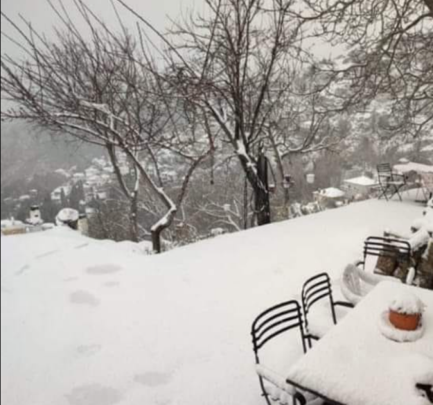 Καιρός: Συνεχίζεται την Κυριακή η επέλαση της «Κάρμελ» - Πού θα σημειωθούν βροχές, χιόνια και παγετός