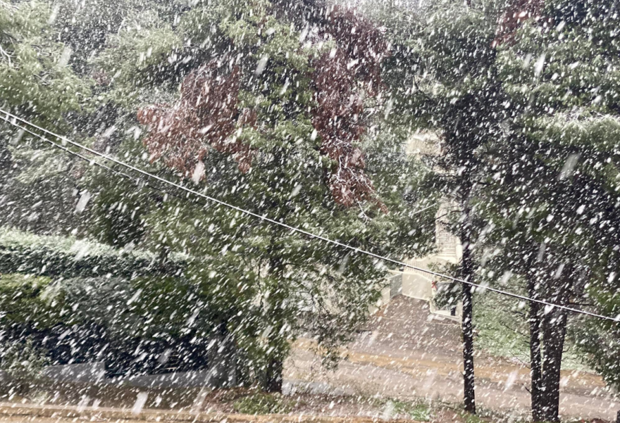 Καιρός: Η κακοκαιρία «Κάρμελ» ντύνει στα «λευκά» τη χώρα, πού χιονίζει αυτήν την ώρα