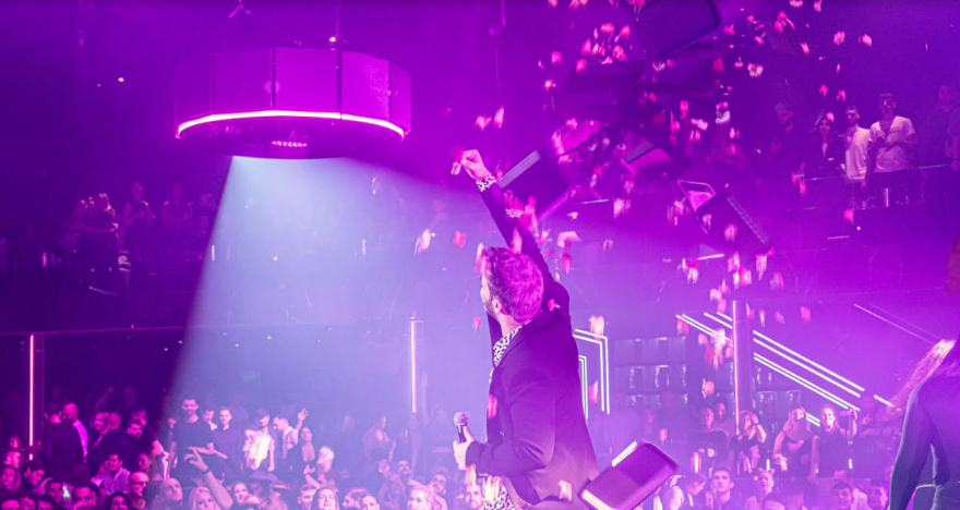 H Αθήνα που... αναστενάζει στις πίστες και οι «μάχες» για τα πρώτα τραπέζια