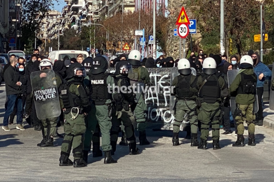 Θεσσαλονίκη: Διαμαρτυρία αντιεξουσιαστών για την εκκένωση της κατάληψης στο ΑΠΘ (βίντεο και φωτογραφίες)