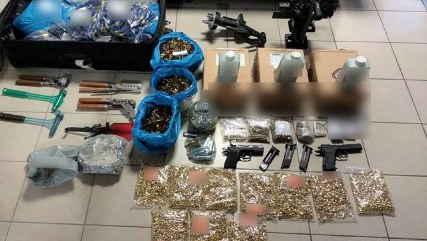 Παράνομο οπλουργείο και αρχαιότητες στα Φάρσαλα