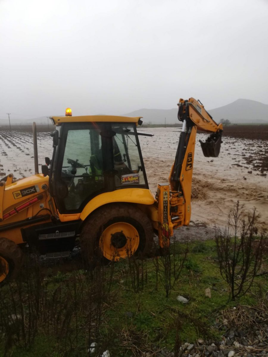 Κακοκαιρία «Διομήδης»: Προβλήματα σε Φάρσαλα και Τρίκαλα, εκκενώθηκε οικισμός - Μήνυμα του 112 στη Μαγνησία