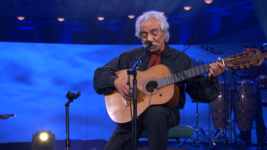 Γιώργος Κατσαρός: Ο μεγάλος μαέστρος του ελληνικού πενταγράμμου έρχεται στο «Σπίτι με το MEGA»