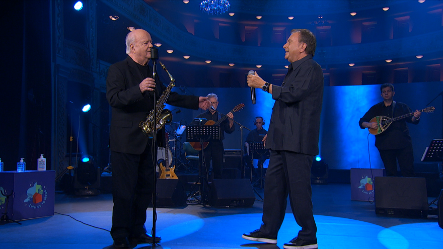 Γιώργος Κατσαρός: Ο μεγάλος μαέστρος του ελληνικού πενταγράμμου έρχεται στο «Σπίτι με το MEGA»