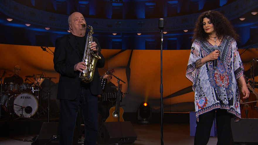 Γιώργος Κατσαρός: Ο μεγάλος μαέστρος του ελληνικού πενταγράμμου έρχεται στο «Σπίτι με το MEGA»