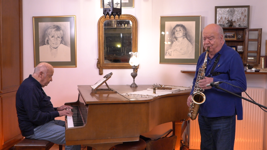 Γιώργος Κατσαρός: Ο μεγάλος μαέστρος του ελληνικού πενταγράμμου έρχεται στο «Σπίτι με το MEGA»