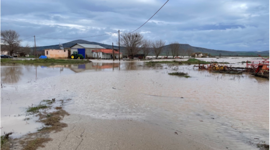 Καιρός: Ποιες περιοχές κινδυνεύουν τις επόμενες ώρες από τον «Διομήδη»,  νέα βίντεο - φωτογραφίες από τις καταστροφές