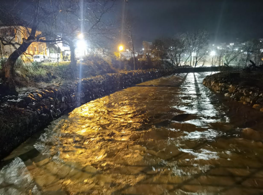 Κακοκαιρία «Διομήδης»: Σαρώνει Θεσσαλία και Βόρεια Εύβοια - Πώς θα κινηθεί σήμερα η κακοκαιρία