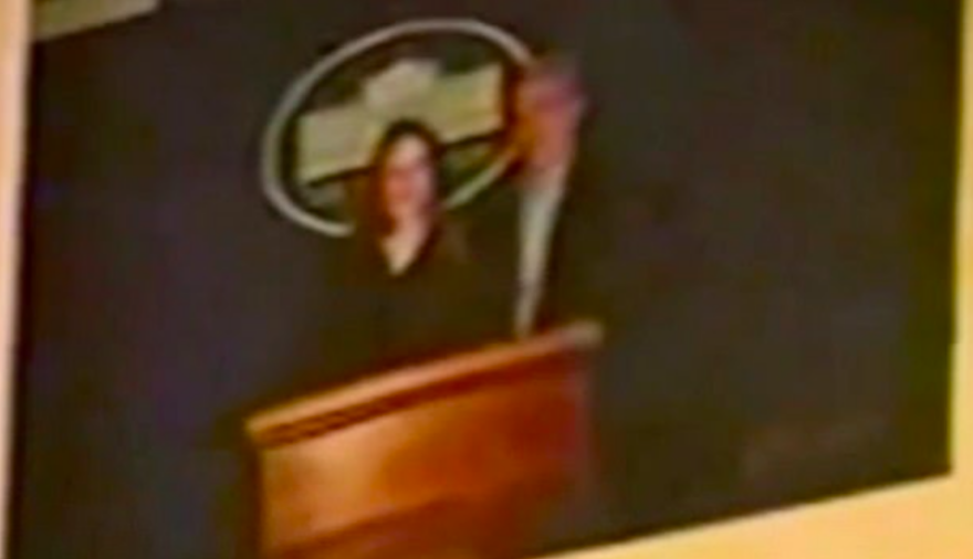 Τζέφρι Έπσταιν: Με οκτώ κορίτσια είχε επισκεφθεί τον Μπιλ Κλίντον στο Οβάλ Γραφείο ο Αμερικανός παιδεραστής 