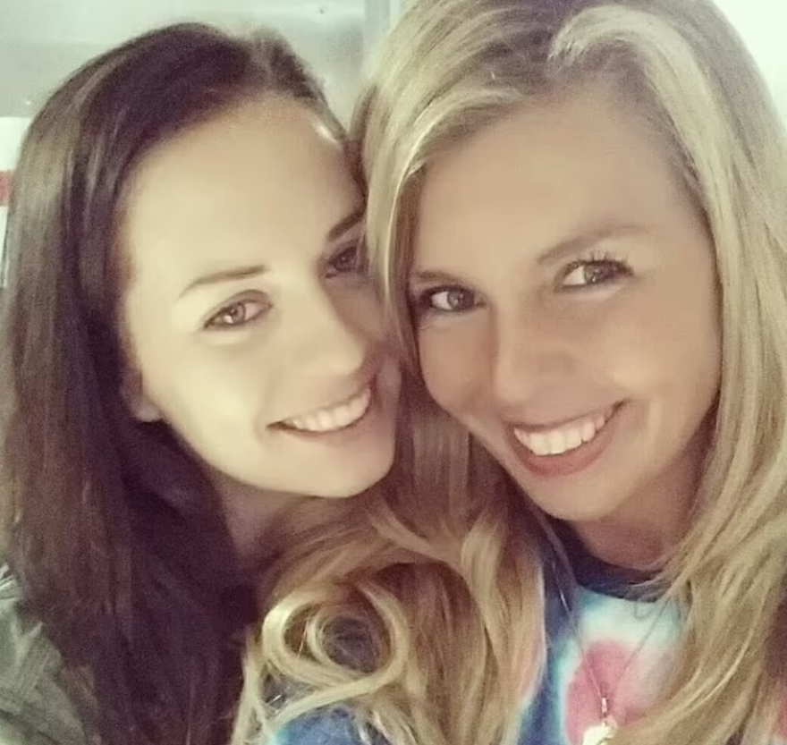 Μετά τα κορωνοπάρτι, φωτογραφία «καίει» και τη σύζυγο του Μπόρις Τζόνσον