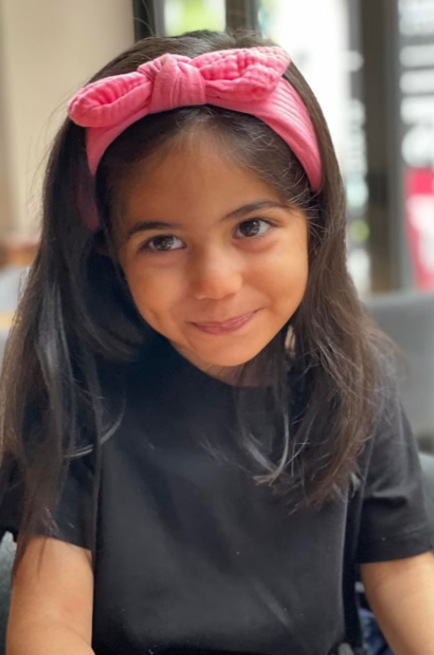 Πεντάχρονο κοριτσάκι «δικάζει» τον Μπόρις Τζόνσον για το «partygate» και γίνεται viral