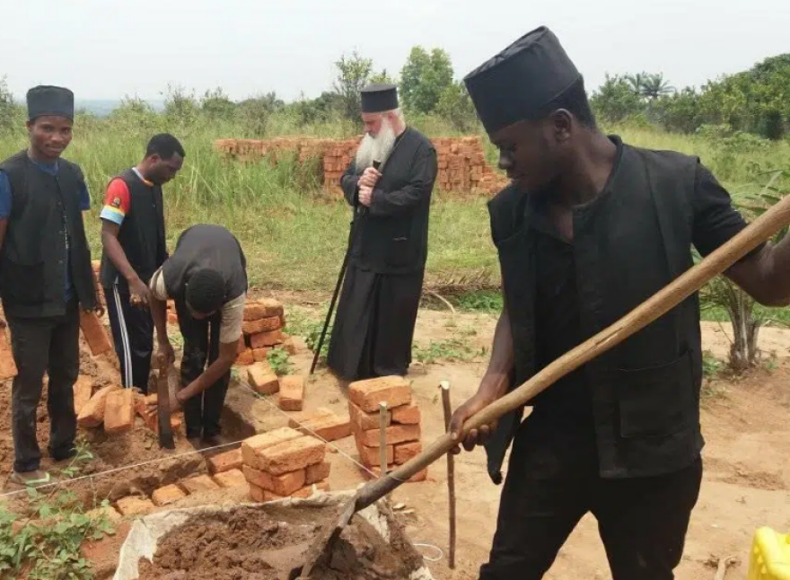 Θεοδόσιος Τσιτσιβός: Ο νέος Μητροπολίτης Κινσάσας που είχε κινδυνεύσει από ανθρωποφάγους ληστές στην Αφρική