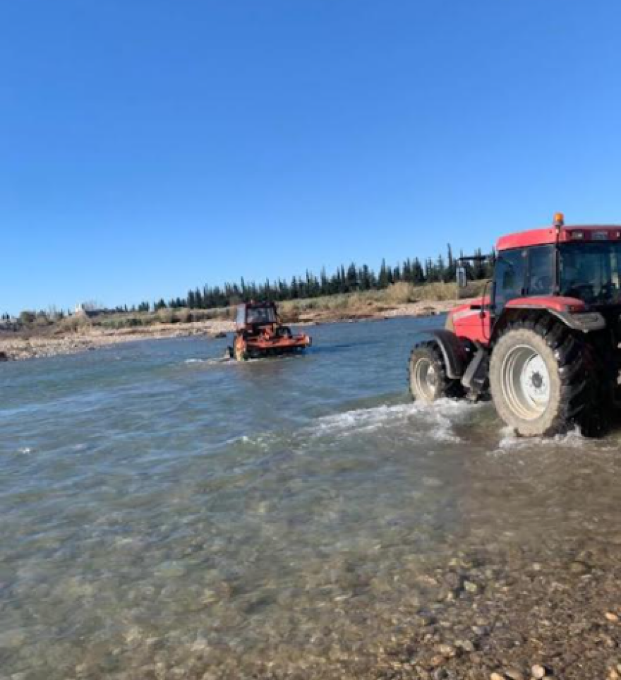 Εύηνος: Διαμαρτυρία με τρακτέρ για την γκρεμισμένη γέφυρα – Απελπισμένοι οι κάτοικοι