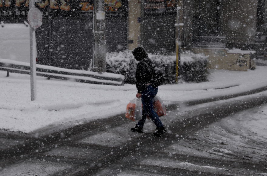 Κακοκαιρία «Ελπίς»: Χιόνια στο Σύνταγμα - Μαγικές εικόνες από το κέντρο της Αθήνας