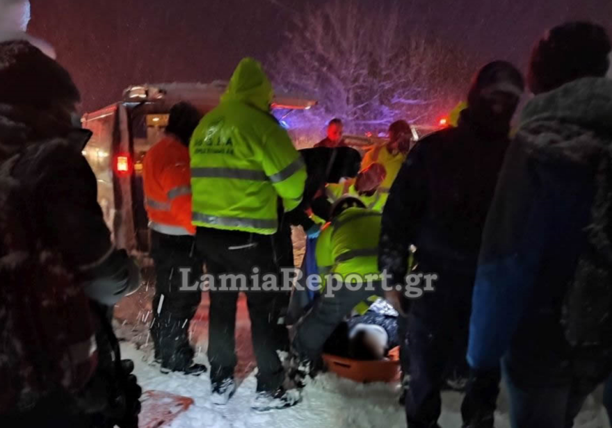 Οινόη: «Μας ξέχασαν» καταγγέλλουν οι επιβάτες του τρένου - Δείτε εικόνες από το ατύχημα