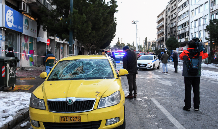 Κίνηση στους δρόμους: Κλειστή από τα ξημερώματα η λεωφόρος Συγγρού και στα δύο ρεύματα, έπειτα από την ισχυρή έκρηξη σε κτίριο