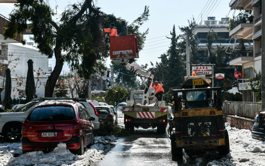 Κίνηση στους δρόμους - Πάγος μετά τα χιόνια: Πού θα συναντήσετε μποτιλιάρισμα τώρα