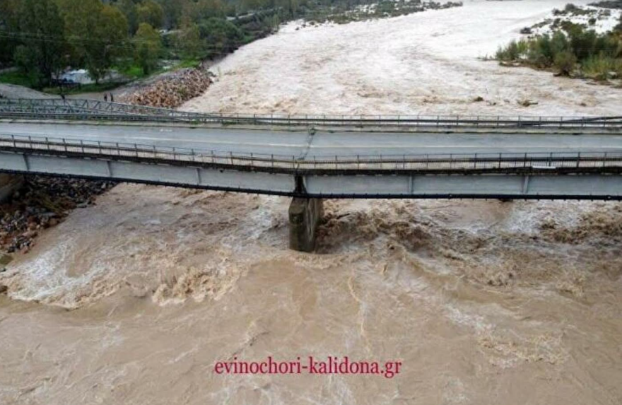Γέφυρα Ευήνου: Αγωνία και οργή για την ανυπαρξία λύσεων στο πρόβλημα του αποκλεισμού