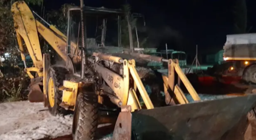 Αλίαρτος: Τρακτέρ «λαμπάδιασε» και καταστράφηκε ολοσχερώς