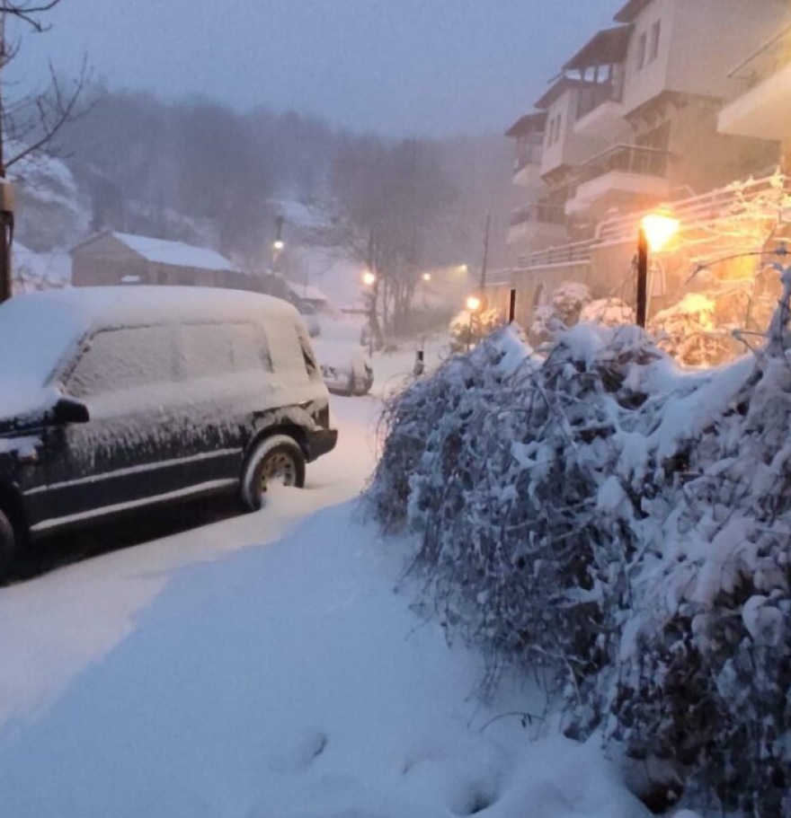 Καιρός: Χιόνια στις γύρω περιοχές της Θεσσαλονίκης με κλειστά σχολεία στο Λαγκαδά, δείτε φωτογραφίες