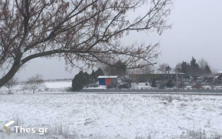Καιρός: Χιόνια στις γύρω περιοχές της Θεσσαλονίκης με κλειστά σχολεία στο Λαγκαδά, δείτε φωτογραφίες