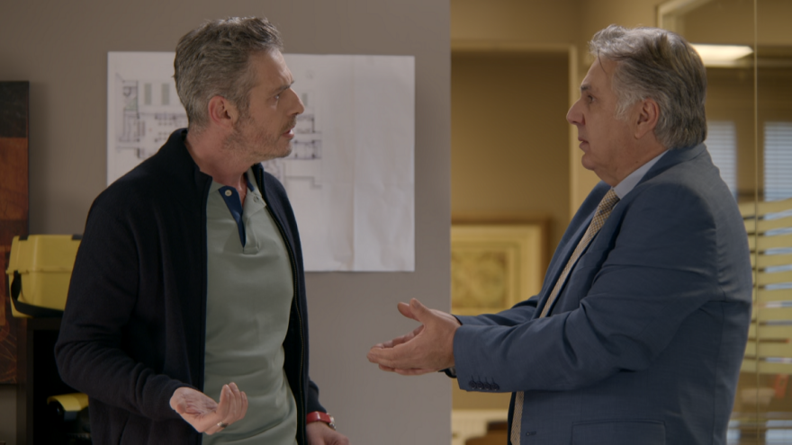 Άσε μας ρε μαμά: Η Ρωξάνη λέει το πολυπόθητο ναι στην πρόταση γάμου του Θωμά