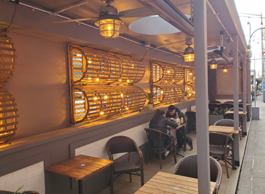 ΗΠΑ: Τα τραπεζάκια στα πεζοδρόμια της Νέας Υόρκης ήρθαν για να μείνουν και μετά την πανδημία