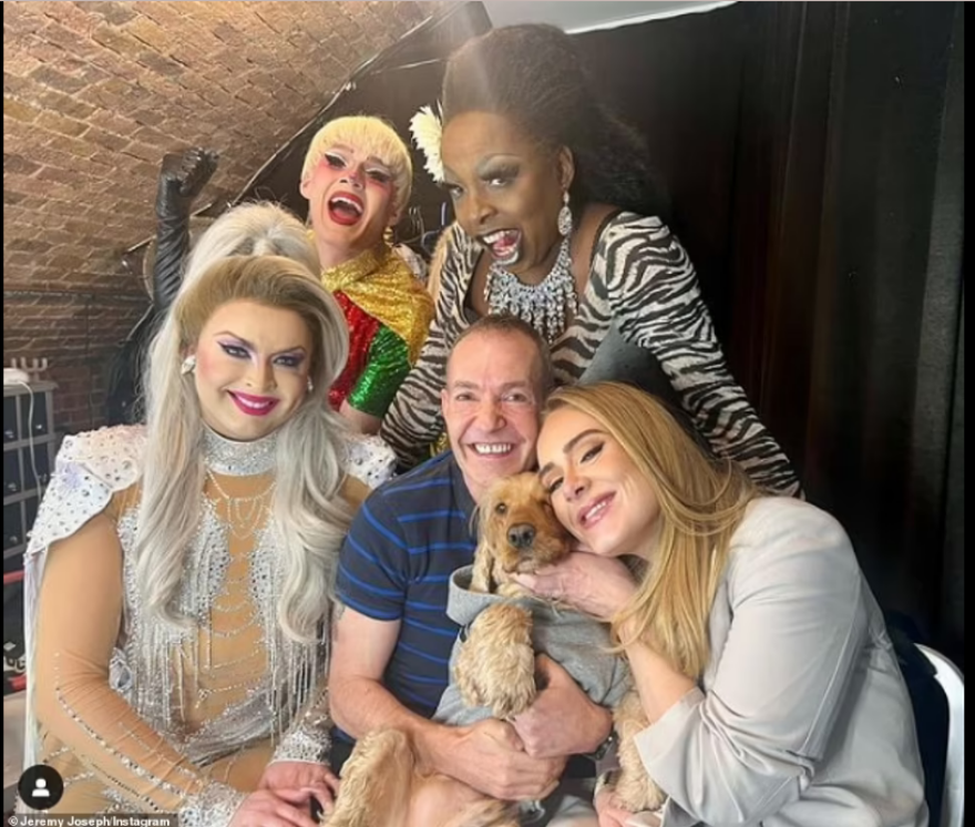 Η Adele μεθυσμένη έκανε pole dancing και πέταξε το σακάκι της σε γκέι κλαμπ του Λονδίνου