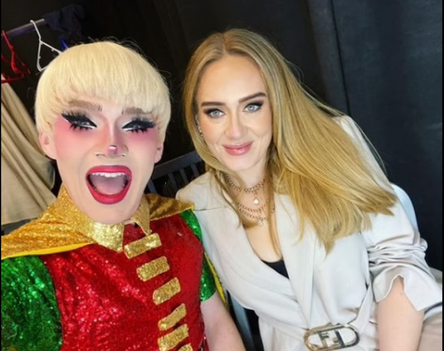 Η Adele μεθυσμένη έκανε pole dancing και πέταξε το σακάκι της σε γκέι κλαμπ του Λονδίνου