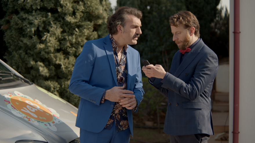 Άσε μας ρε μαμά: Η Ρωξάνη αποφασίζει να κινηθεί νομικά εναντίον του Θωμά