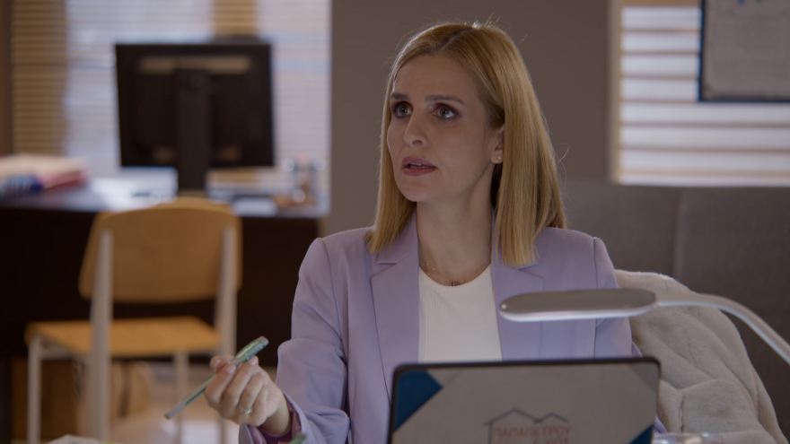 Άσε μας ρε μαμά: Η Ρωξάνη κι ο Μενέλαος αντιμέτωποι με το Θωμά και το Βασίλη