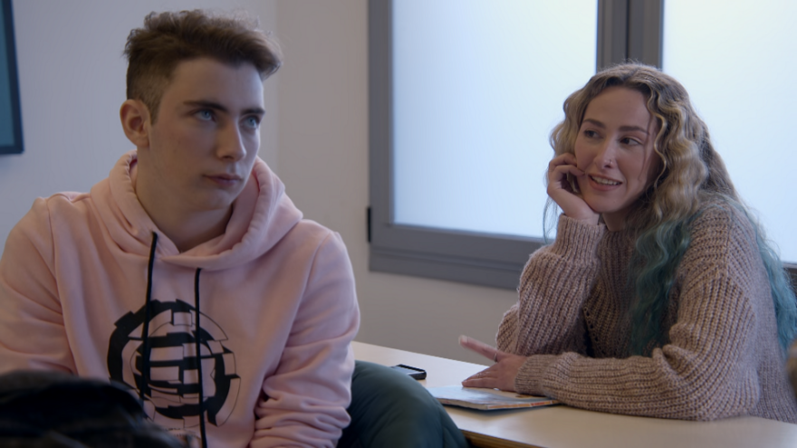 Άσε μας ρε μαμά: Η Ρωξάνη κι ο Μενέλαος αντιμέτωποι με το Θωμά και το Βασίλη