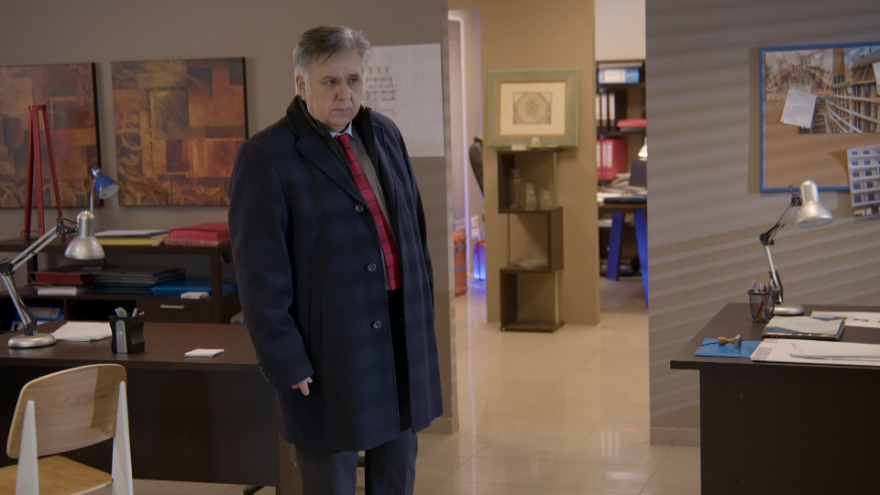 Άσε μας ρε μαμά: Η Ρωξάνη κι ο Μενέλαος αντιμέτωποι με το Θωμά και το Βασίλη