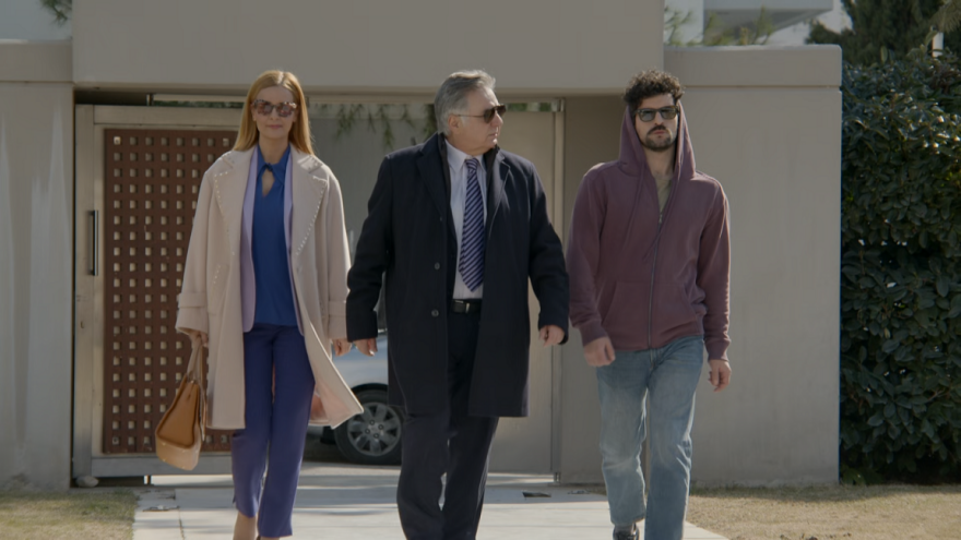 Άσε μας ρε μαμά: Η οικογένεια εξοργίζεται με το ψέμα του Μάθιου