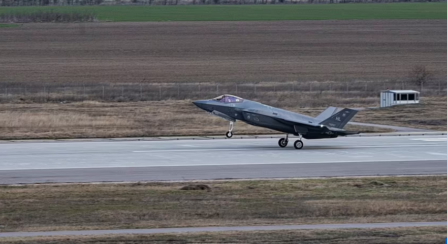 Εισβολή στην Ουκρανία: Στην αντεπίθεση οι ΗΠΑ - Πού έφτασαν τα πρώτα αμερικανικά F-35