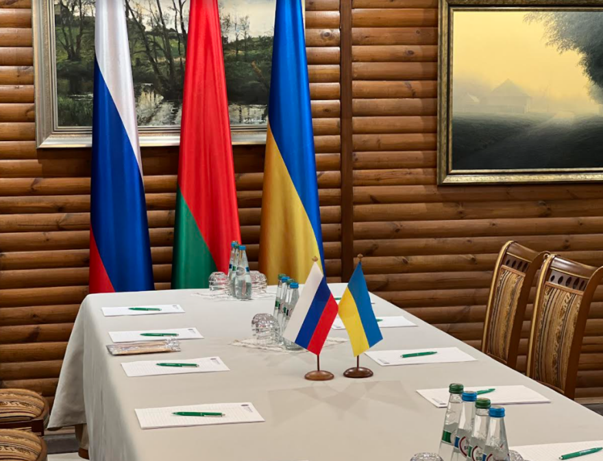 Ουκρανία: Στο ξενοδοχείο που διαλύθηκε η ΕΣΣΔ ο δεύτερος γύρος διαπραγματεύσεων Μόσχας - Κιέβου