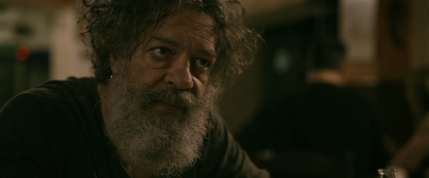 Σκοτεινή Θάλασσα: Ο Γεράσιμος κατηγορεί τη Σμαρώ για τις συνεχιζόμενες διαρροές από το αστυνομικό τμήμα