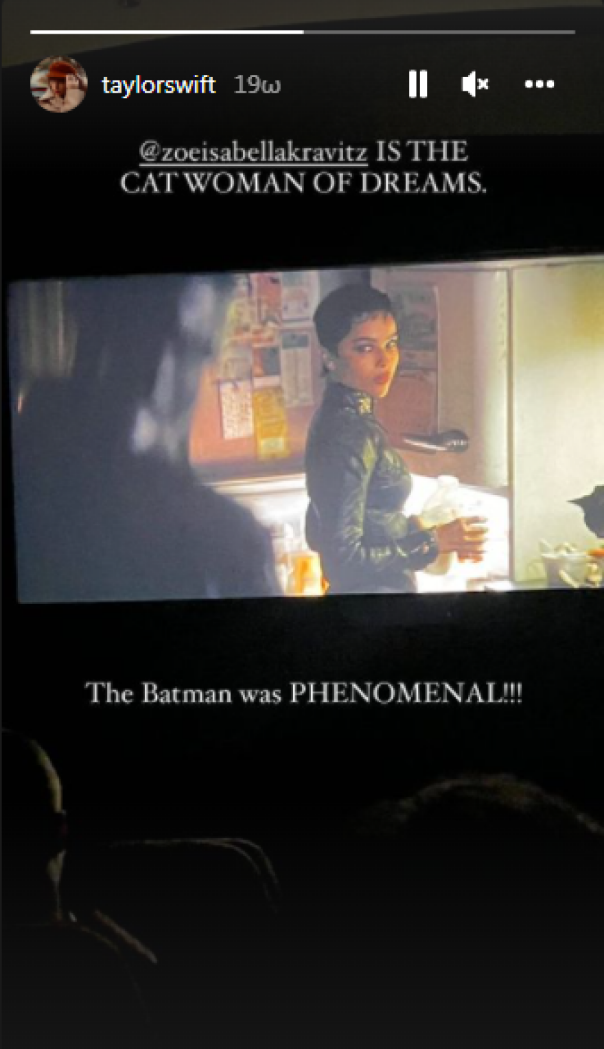 Η Τέιλορ Σουίφτ αποθεώνει την Ζόι Κράβιτζ για την ερμηνεία της στο Batman: «Είναι η Catwoman των ονείρων μου»