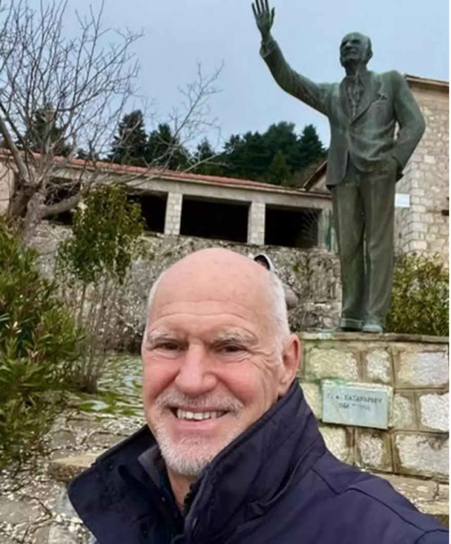 Γιώργος Παπανδρέου: Διασκέδασε μεταμφιεσμένος σε αποκριάτικο πάρτι – Δείτε φωτογραφία