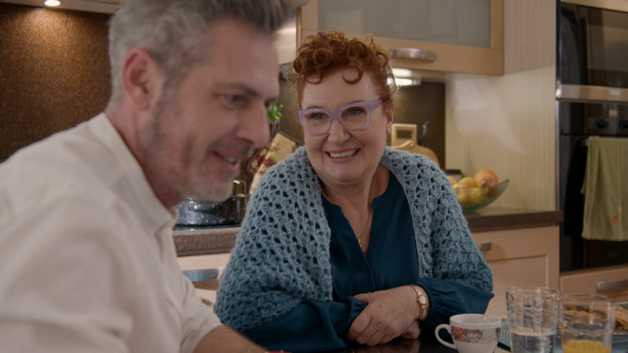 Άσε μας ρε μαμά: Η Αλίκη κάνει καψόνια στην Έλλη