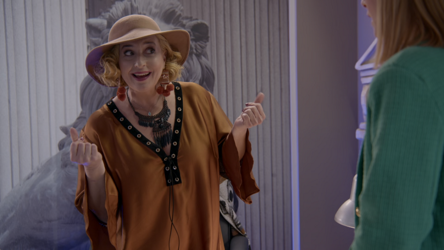 Άσε μας ρε μαμά: Η Αλίκη κάνει καψόνια στην Έλλη